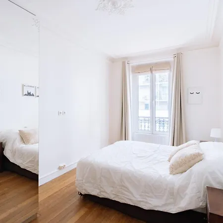 Spacious & Stylish 2bd Beaugrenelle! Paris